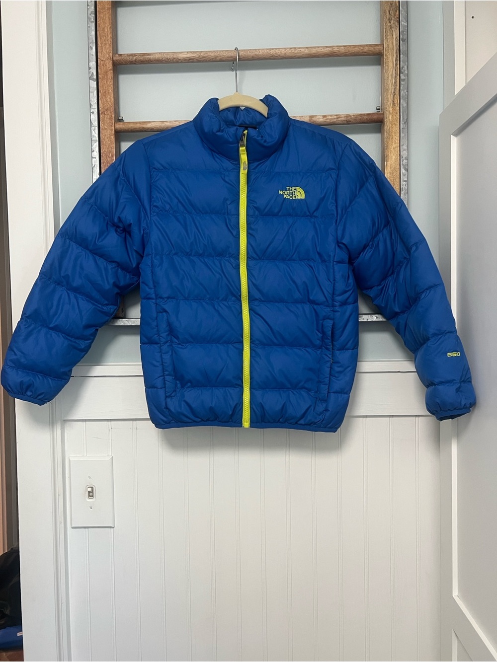 Boys North face puffer winter jacket coat size medium (10-12) Blue